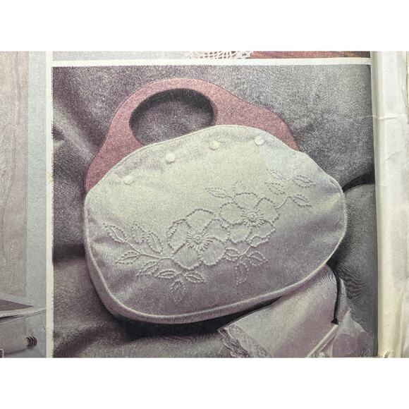 McCalls 8312 Sewing pattern embroidery transfers beadcover table runner - Picture 4 of 7